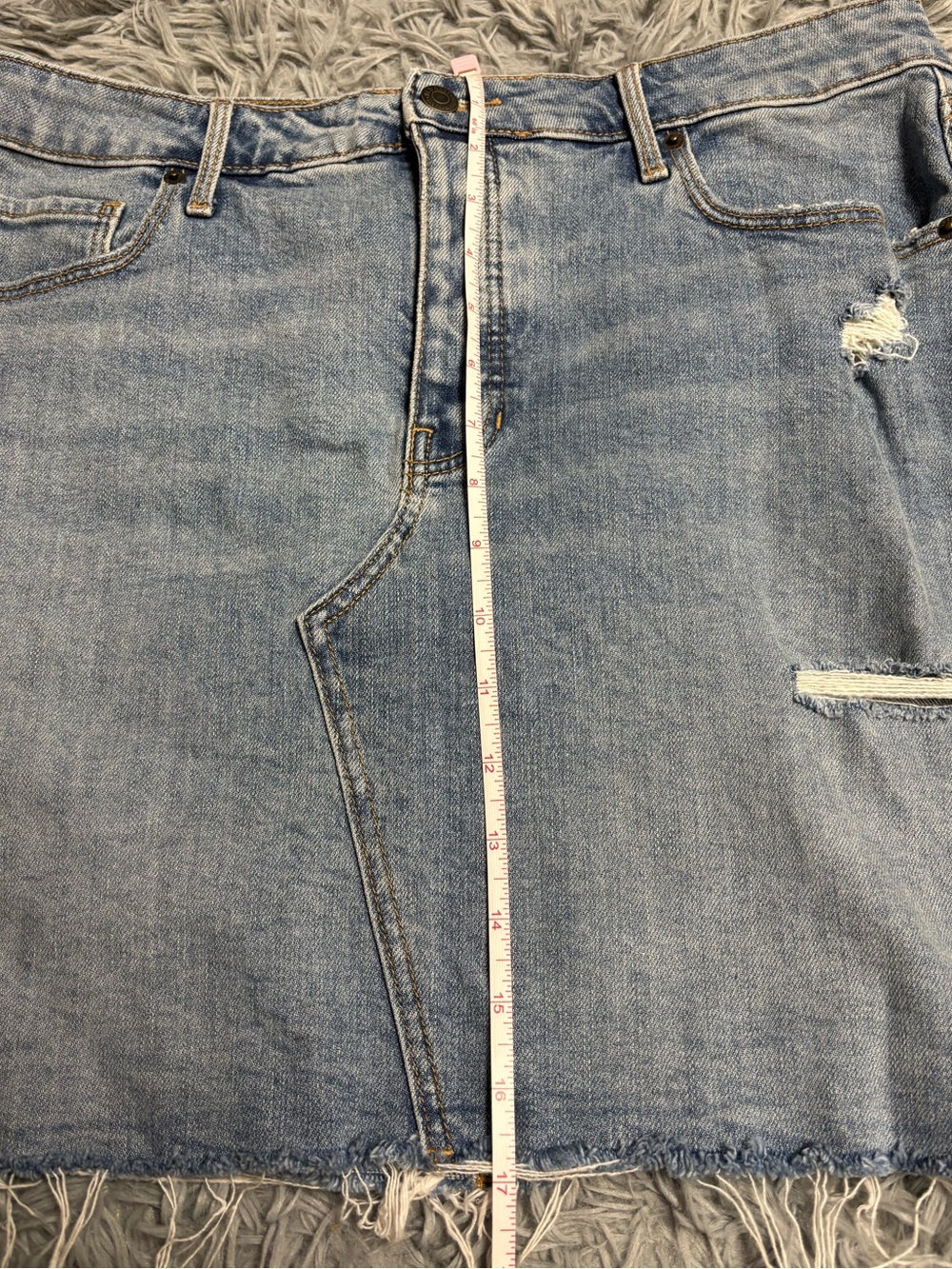 Stylish Light-Wash Denim Skirt - Picture 13 of 16